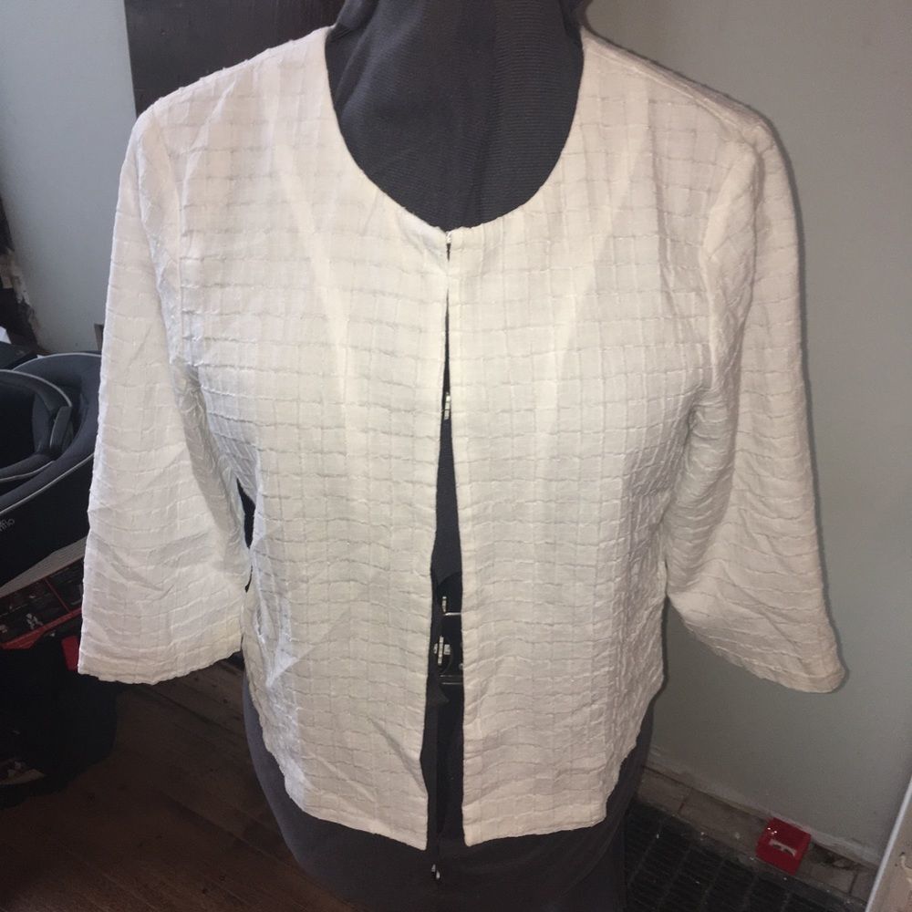 Chico’s 1 button embroidered blazer